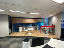 Hsbc Building (D1), Office #527017001